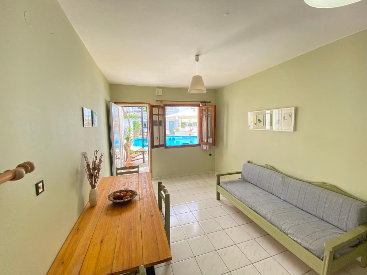 Egli Apartment Stalos Exterior photo